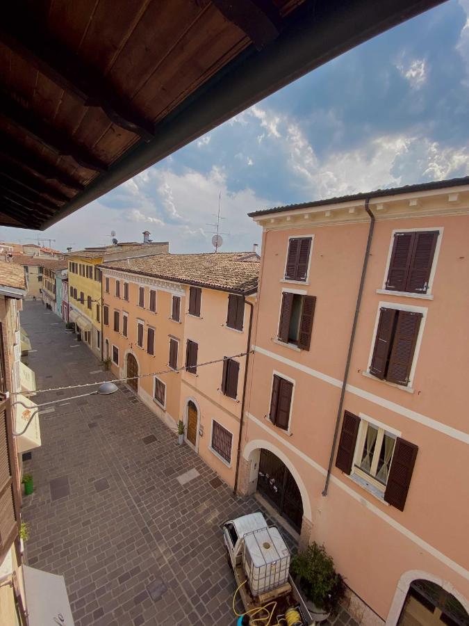 Ferienwohnung Antico Borgo Desenzano del Garda Exterior foto