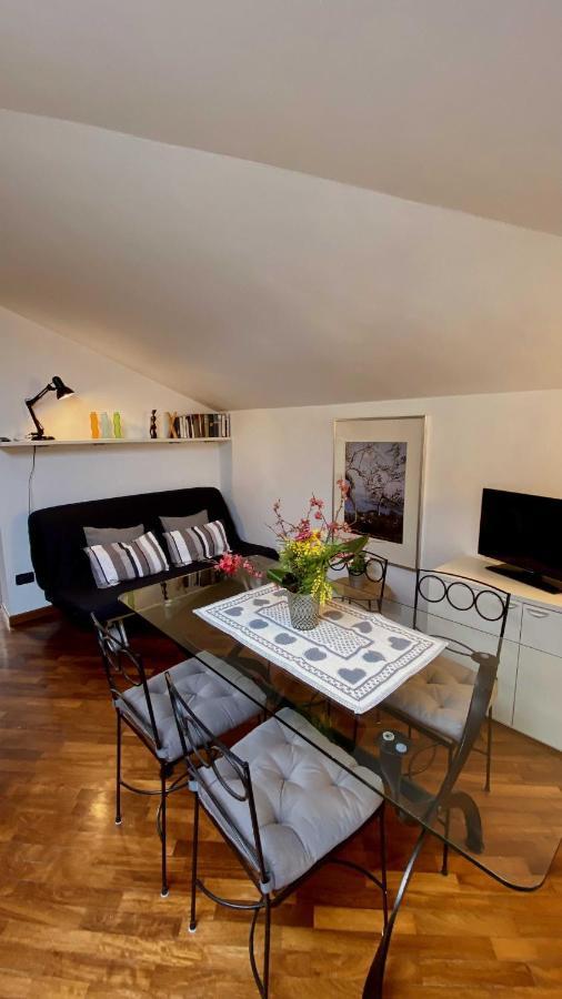 Ferienwohnung Antico Borgo Desenzano del Garda Exterior foto