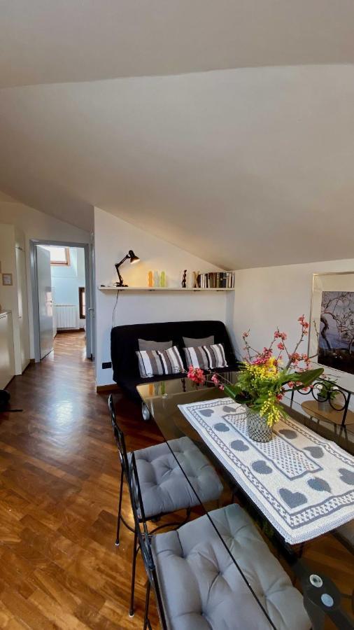 Ferienwohnung Antico Borgo Desenzano del Garda Exterior foto